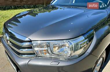 Пикап Toyota Hilux 2015 в 