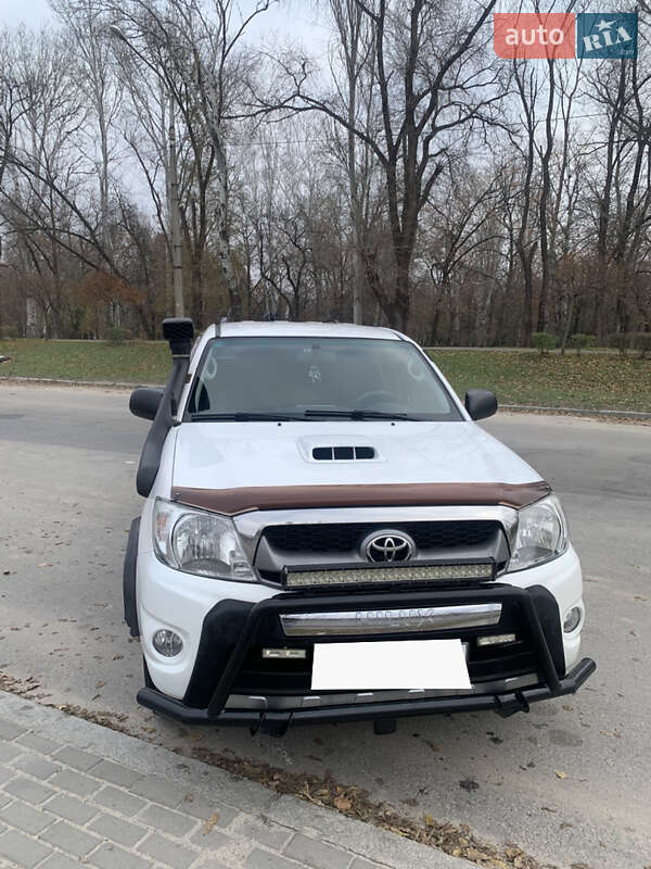 Пікап Toyota Hilux 2011 в Запоріжжі