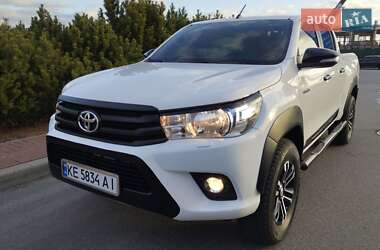 Пикап Toyota Hilux 2017 в Киеве