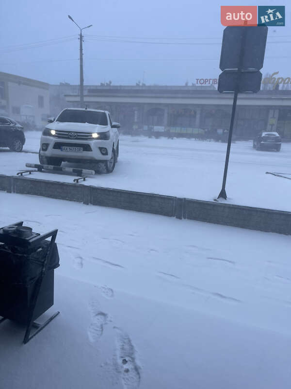 Пикап Toyota Hilux 2017 в Верхнеднепровске