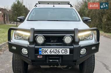 Пікап Toyota Hilux 2016 в Рівному