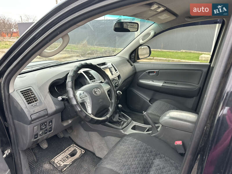Пикап Toyota Hilux 2012 в Луцке