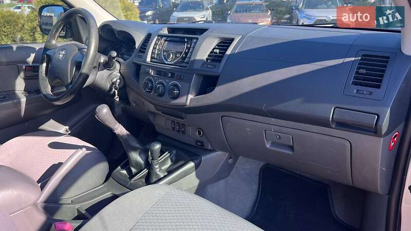 Пікап Toyota Hilux 2012 в Хмельницькому