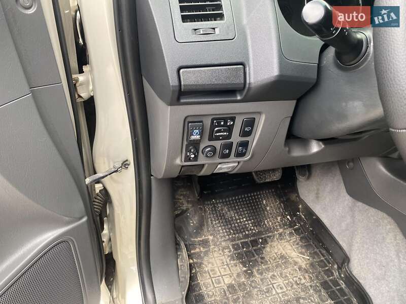 Пикап Toyota Hilux 2012 в Казатине