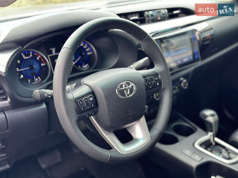 Пікап Toyota Hilux 2016 в Дніпрі