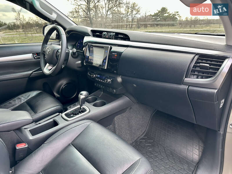 Пікап Toyota Hilux 2016 в Дніпрі