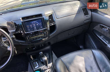 Пикап Toyota Hilux 2011 в 
