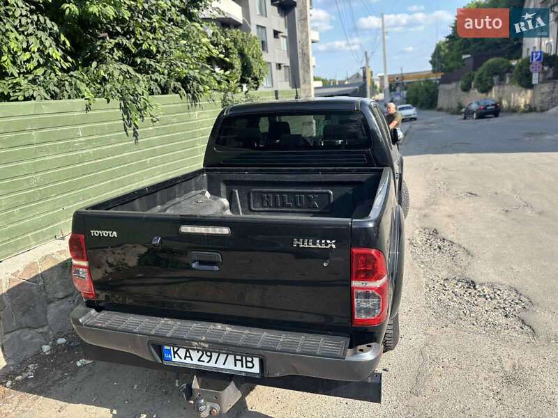 Пикап Toyota Hilux 2013 в Тернополе