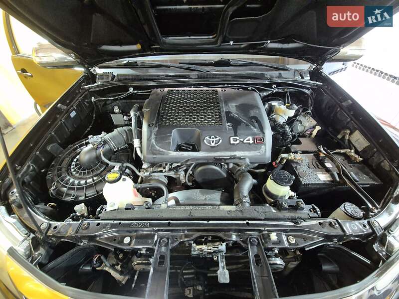 Пикап Toyota Hilux 2013 в Тернополе