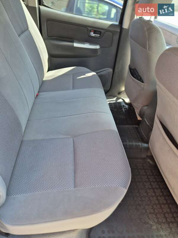 Пикап Toyota Hilux 2013 в Тернополе