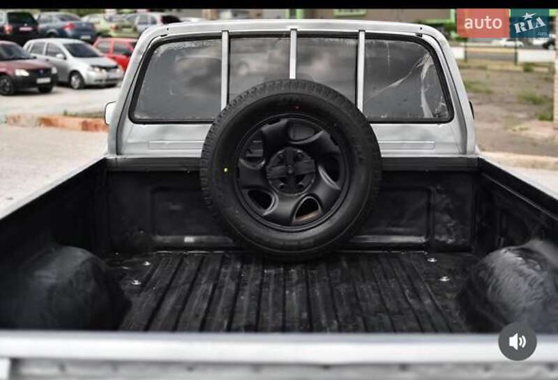 Пикап Toyota Hilux 2005 в Кривом Роге