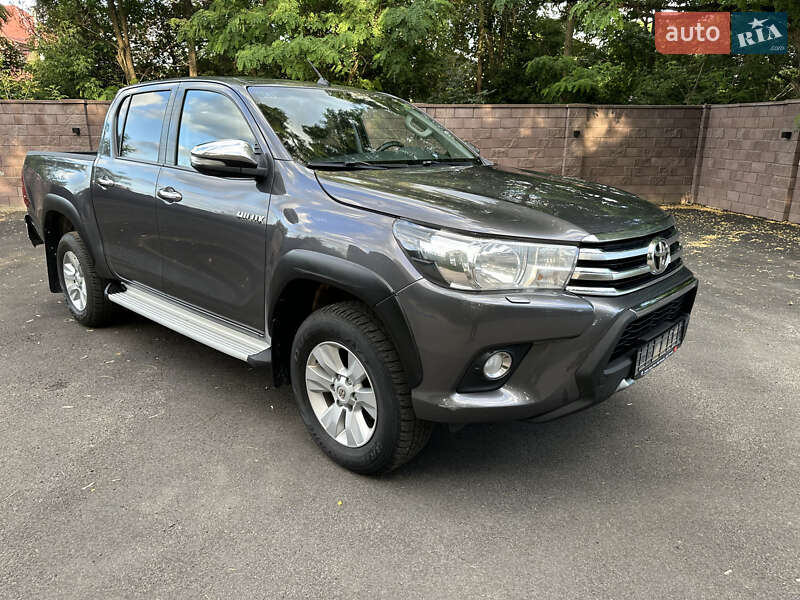 Toyota Hilux 2016