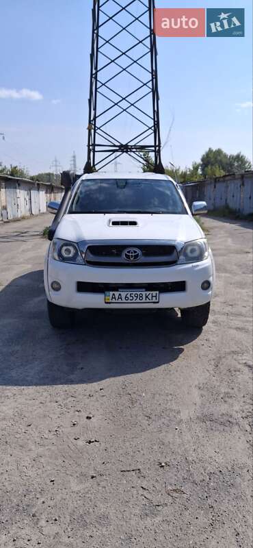 Пікап Toyota Hilux 2011 в Києві