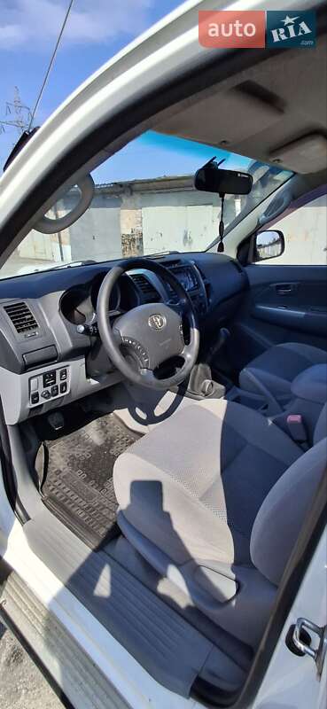 Пікап Toyota Hilux 2011 в Києві