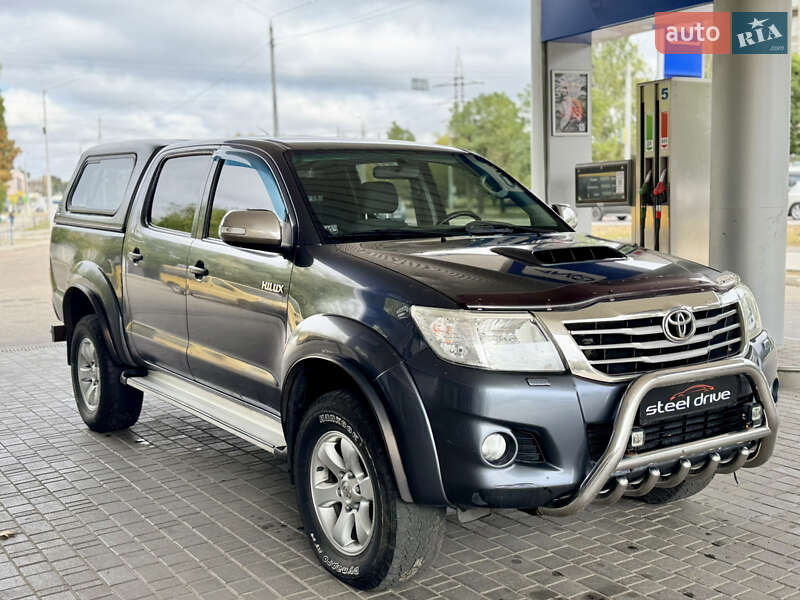 Toyota Hilux 2013