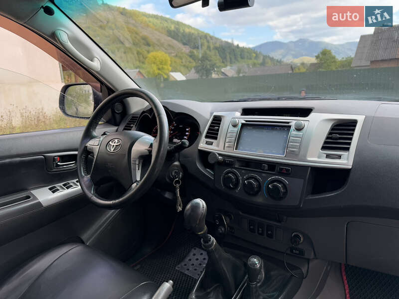 Пікап Toyota Hilux 2011 в Міжгір'ї