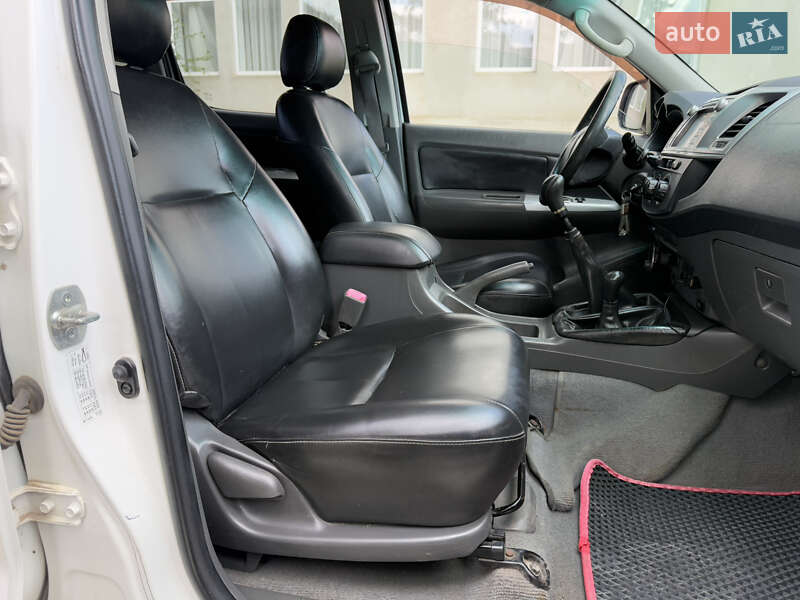 Пікап Toyota Hilux 2011 в Міжгір'ї