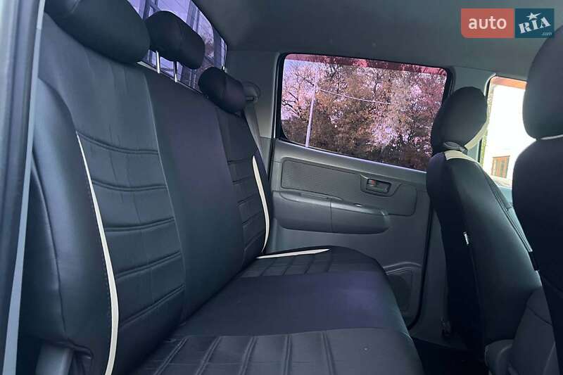 Пікап Toyota Hilux 2011 в Івано-Франківську
