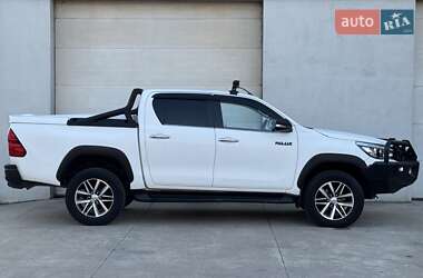 Пикап Toyota Hilux 2016 в 