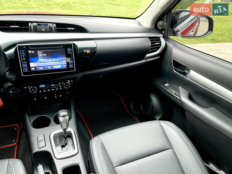 Пикап Toyota Hilux 2018 в Киеве