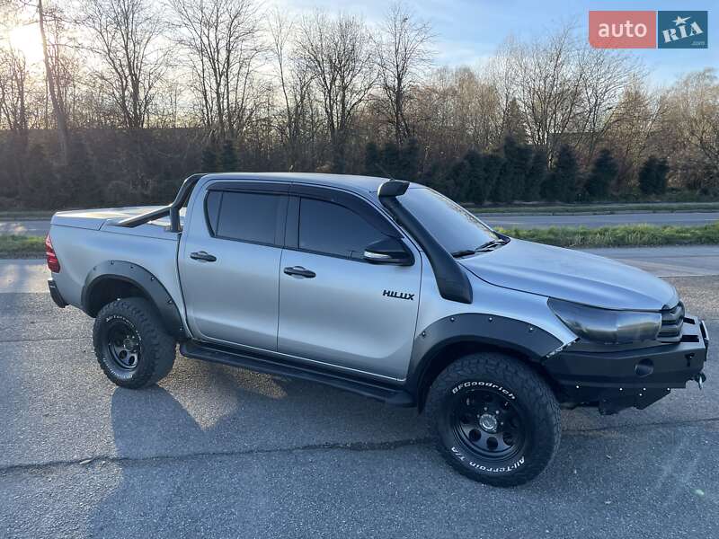 Пикап Toyota Hilux 2016 в Львове