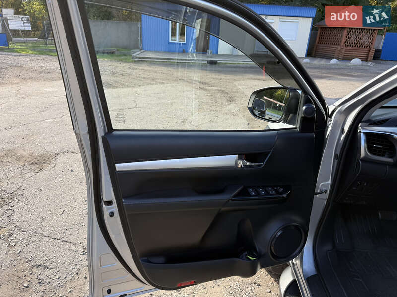 Пикап Toyota Hilux 2021 в Днепре фото 24 Пикап Toyota Hilux 2021 в Днепре