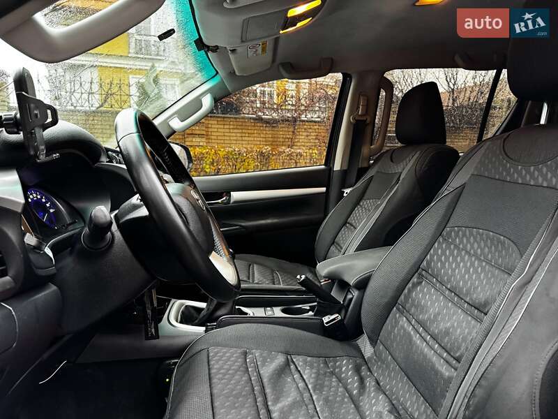 Пикап Toyota Hilux 2017 в Киеве