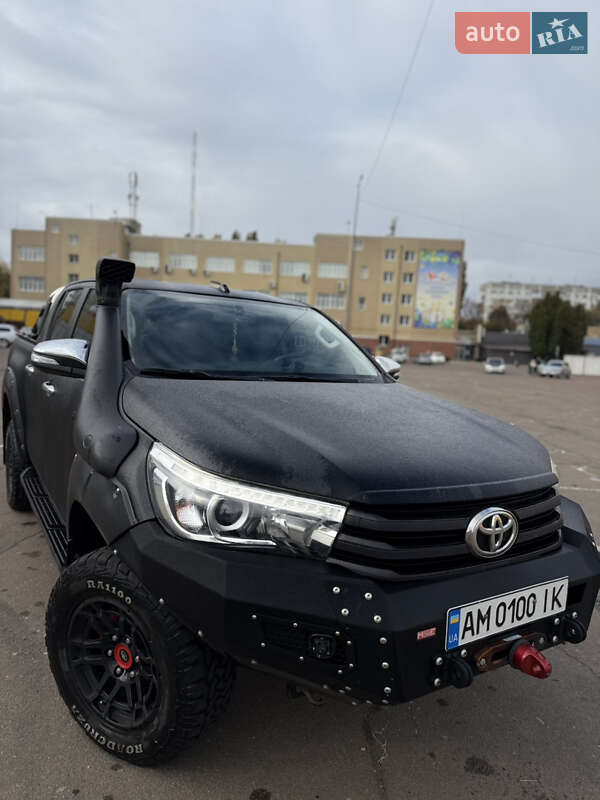 Пикап Toyota Hilux 2016 в Житомире