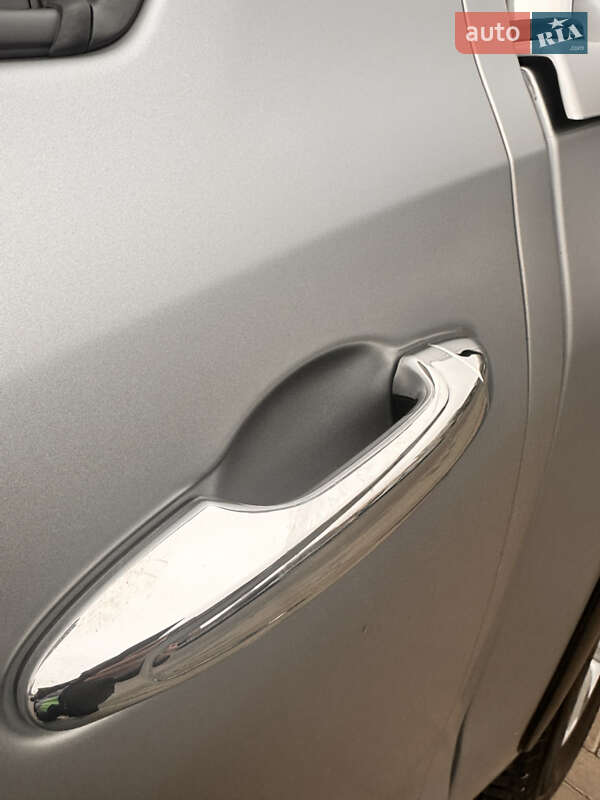 Пикап Toyota Hilux 2019 в Киеве фото 13 Пикап Toyota Hilux 2019 в Киеве