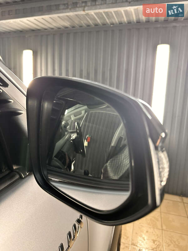 Пикап Toyota Hilux 2019 в Киеве фото 27 Пикап Toyota Hilux 2019 в Киеве