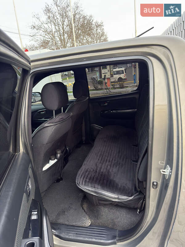 Пикап Toyota Hilux 2014 в Одессе