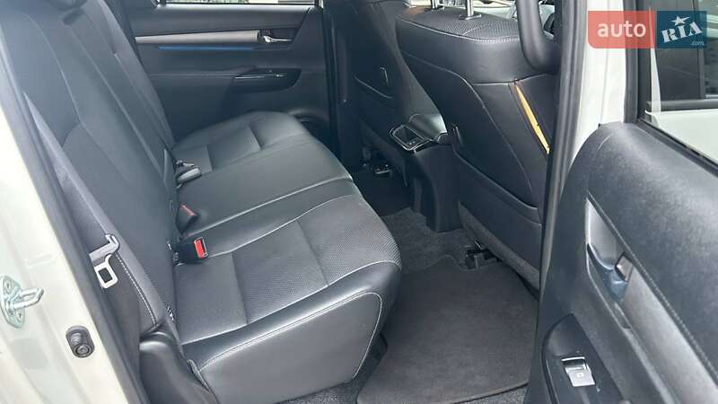 Пикап Toyota Hilux 2022 в Киеве фото 7 Пикап Toyota Hilux 2022 в Киеве
