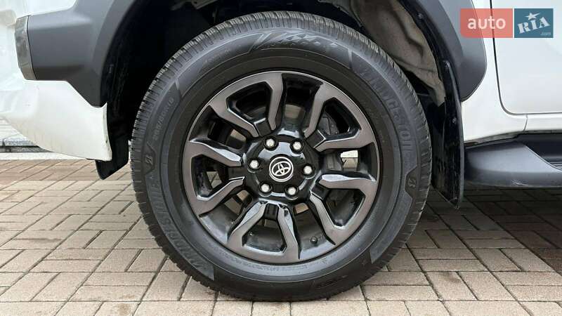 Пикап Toyota Hilux 2022 в Киеве фото 15 Пикап Toyota Hilux 2022 в Киеве