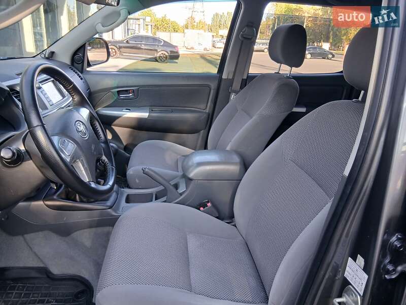 Пикап Toyota Hilux 2013 в Николаеве фото 12 Пикап Toyota Hilux 2013 в Николаеве