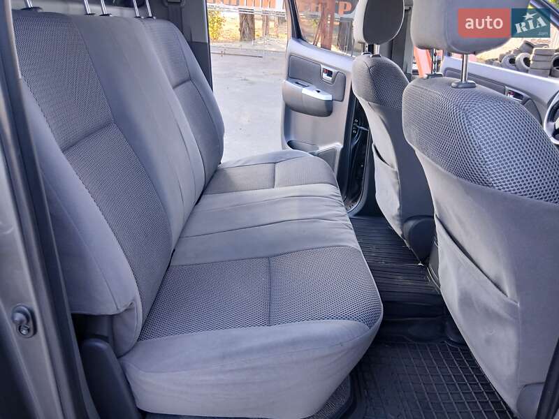Пикап Toyota Hilux 2013 в Николаеве фото 14 Пикап Toyota Hilux 2013 в Николаеве
