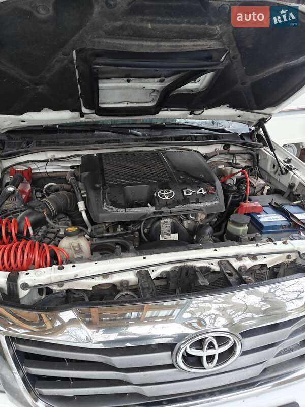 Пикап Toyota Hilux 2013 в Киеве фото 10 Пикап Toyota Hilux 2013 в Киеве