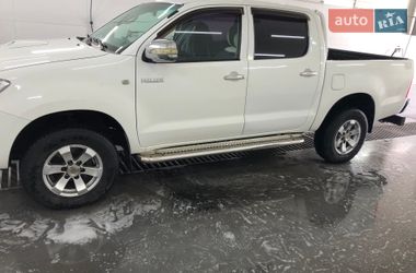 Пикап Toyota Hilux 2011 в Ивано-Франковске