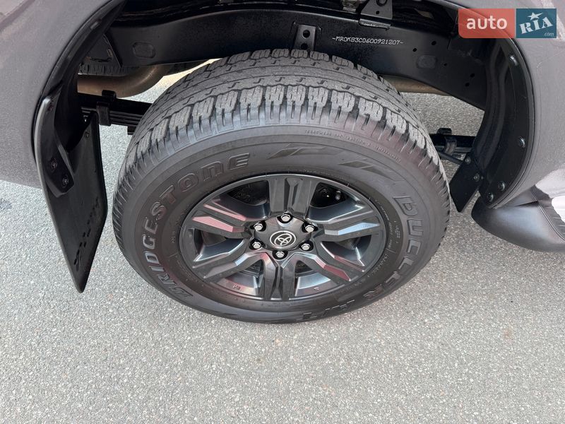 Пикап Toyota Hilux 2024 в Киеве фото 52 Пикап Toyota Hilux 2024 в Киеве