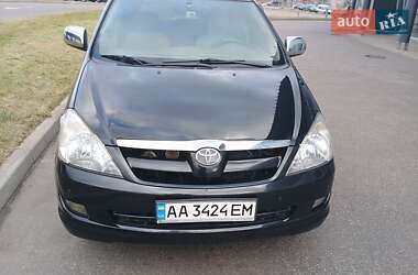 Мінівен Toyota Innova 2007 в Києві