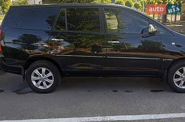 Мінівен Toyota Innova 2007 в Кременчуці