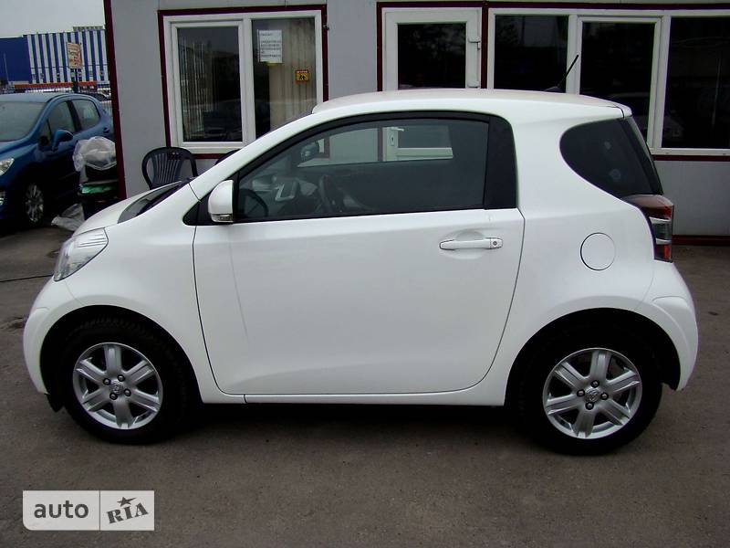 Хэтчбек Toyota IQ 2010 в Львове