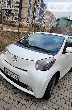 Хэтчбек Toyota IQ 2013 в Киеве