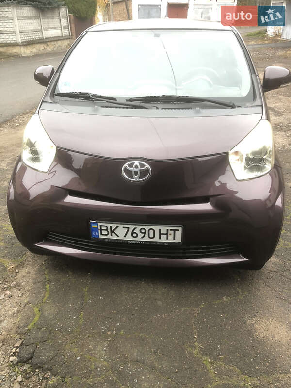 Хетчбек Toyota IQ 2009 в Рівному