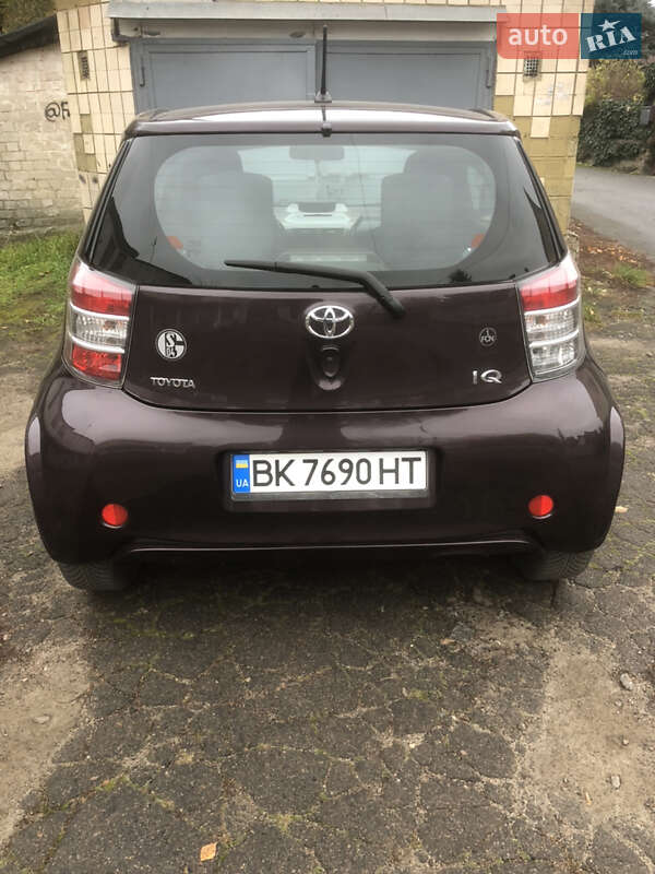 Хетчбек Toyota IQ 2009 в Рівному