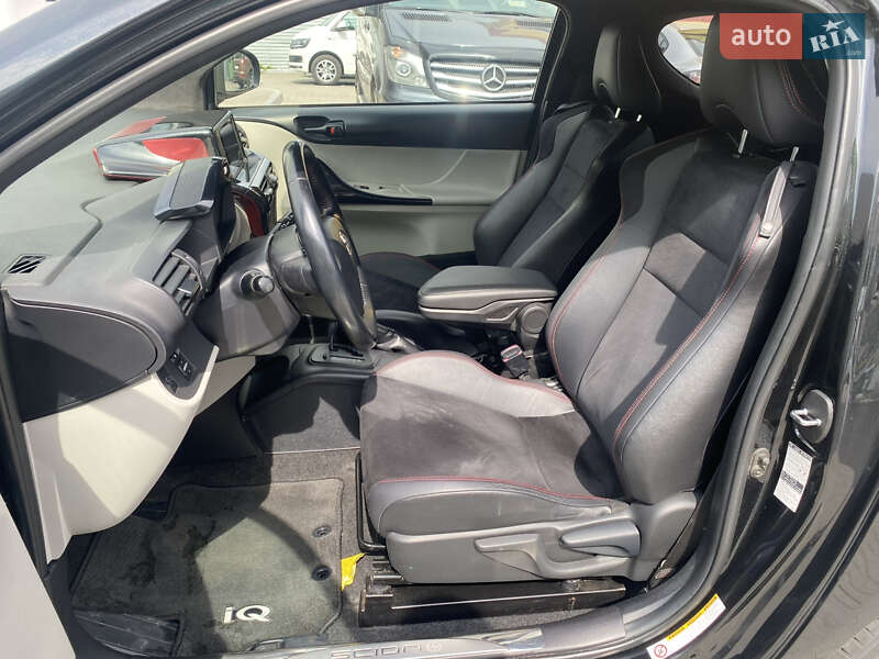 Хетчбек Toyota IQ 2012 в Чернівцях