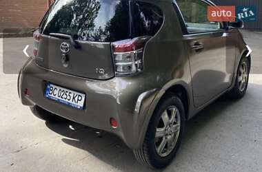 Хэтчбек Toyota IQ 2012 в 