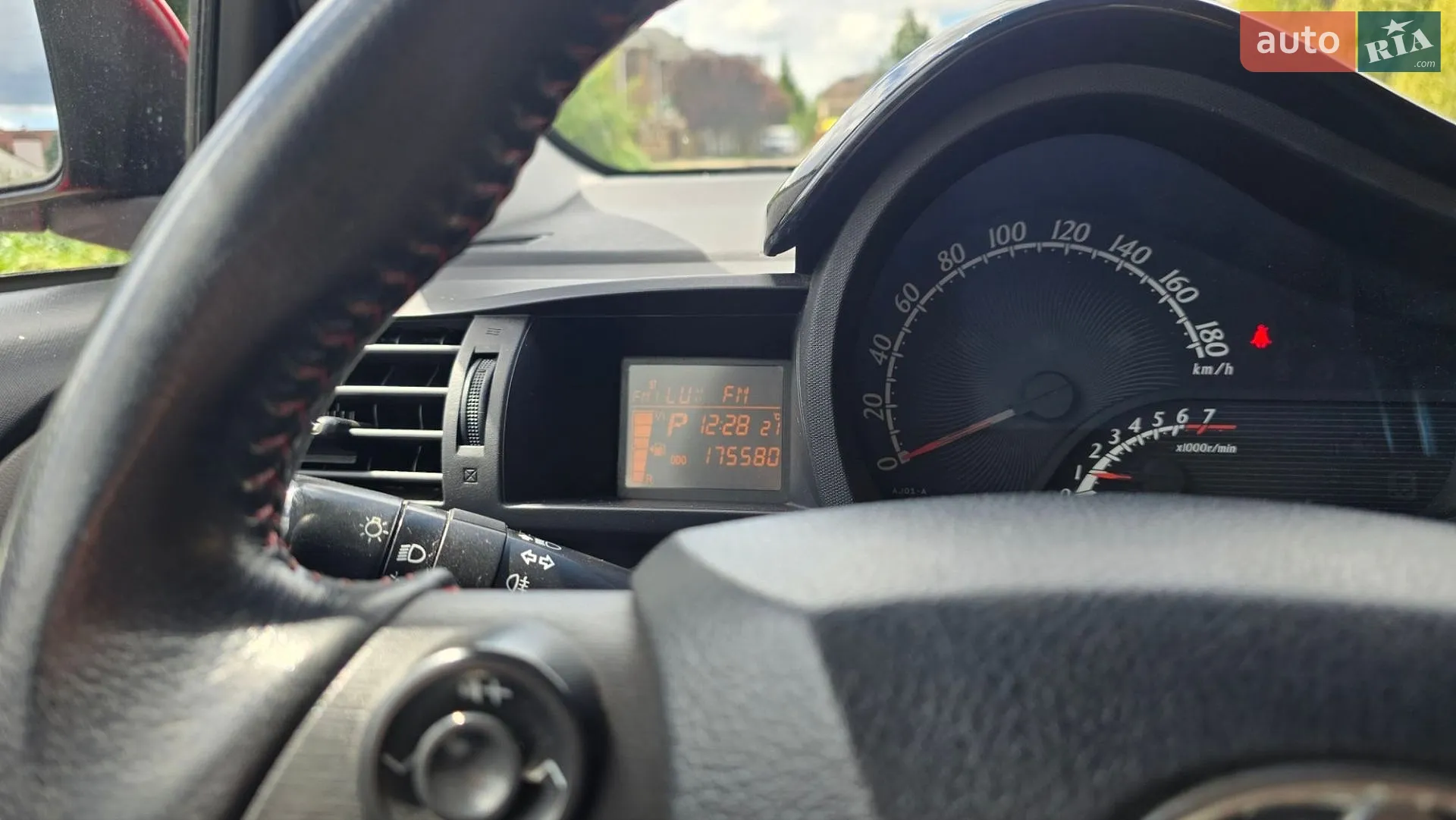 2011 Toyota iQ - мініатюра 18