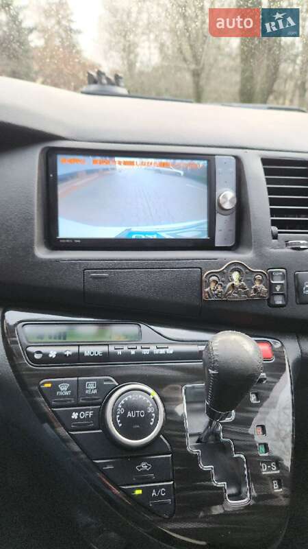 Минивэн Toyota Isis 2011 в Черноморске фото 13 Минивэн Toyota Isis 2011 в Черноморске
