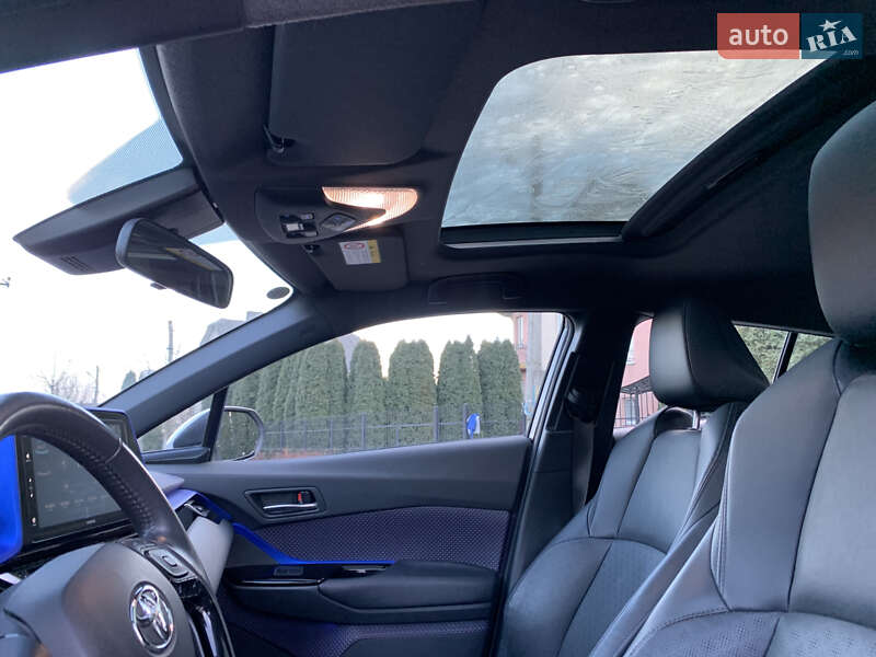 Позашляховик / Кросовер Toyota Izoa 2022 в Чернівцях