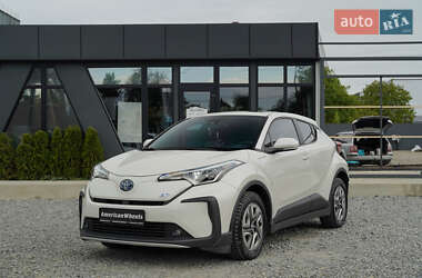 Позашляховик / Кросовер Toyota Izoa 2021 в Чернівцях